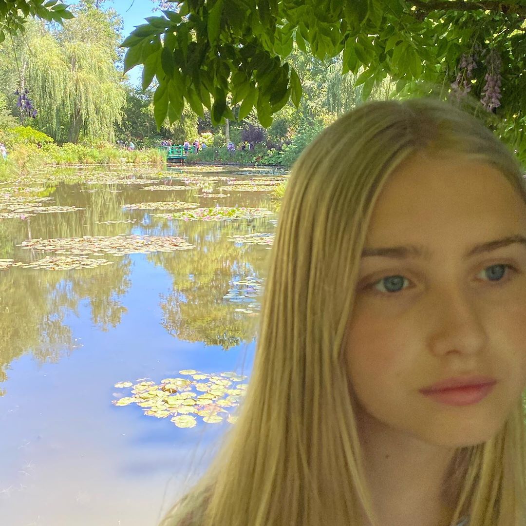 Хорошенькие, как и мама: Наталья Водянова восхитила красотой старших детей